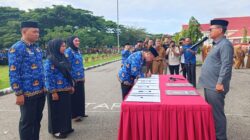 Pengambilan sumpah dan pelantikan Pegawai Pemerintah dengan Perjanjian Kerja (PPPK) paruh waktu di halaman Kantor Bupati Gorontalo Utara, Senin (29/12/2025).