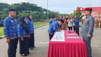 Pengambilan sumpah dan pelantikan Pegawai Pemerintah dengan Perjanjian Kerja (PPPK) paruh waktu di halaman Kantor Bupati Gorontalo Utara, Senin (29/12/2025).